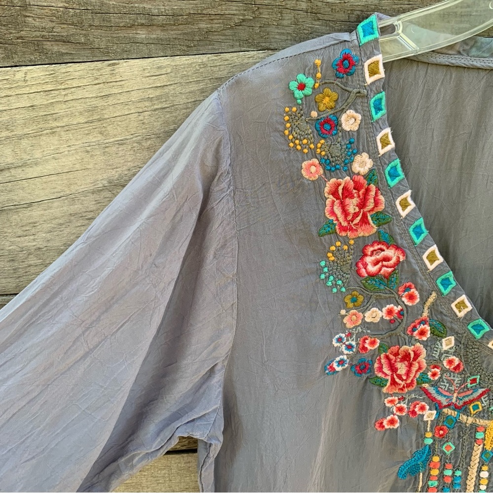 Johnny Was Blouse Womens S Boho Embroidered Short Sleeve Vneck Gray Multicolor - Picture 7 of 16